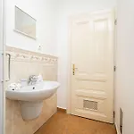 Apartment Old Town Serenity & Historic Charm