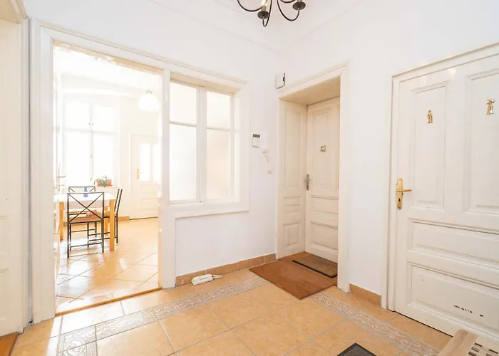 Apartamento Old Town Serenity & Historic Charm Bratislava