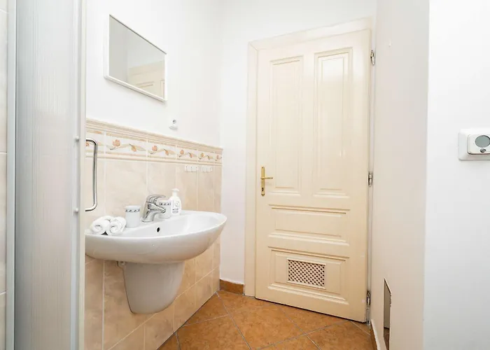 דירה Old Town Serenity & Historic Charm