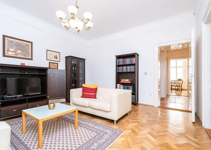 Old Town Serenity & Historic Charm Apartamento Bratislava