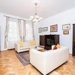 Apartmán Old Town Serenity & Historic Charm