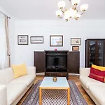 Old Town Serenity & Historic Charm